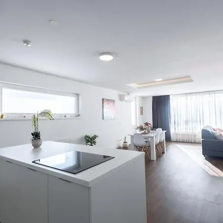 Aeris Panoramic View * Poljine